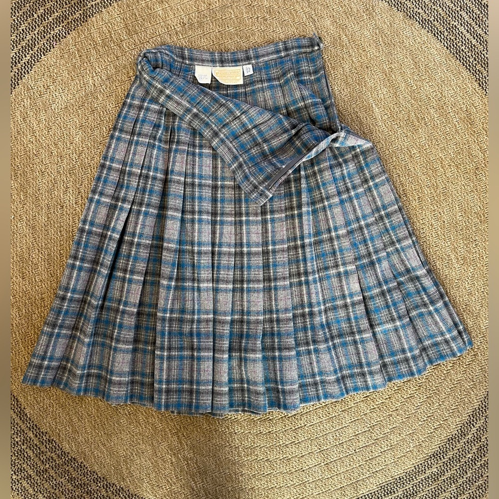 vintage Pendleton wool blazer & pleated skirt suit set in blue & gray plaid - Picture 4 of 16